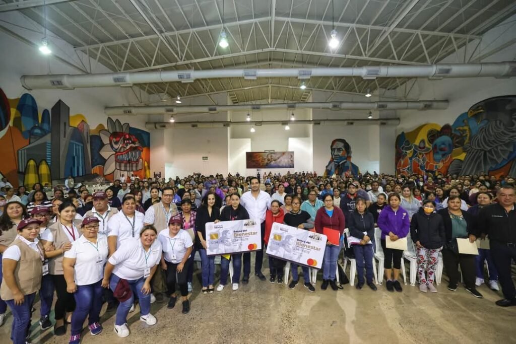 Domingo de becas para el bienestar encabezó el Alcalde Carlos Peña Ortiz