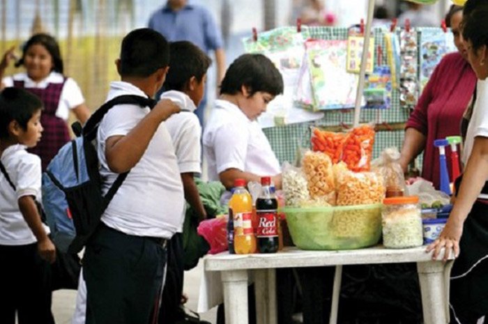 Erradicarán comida chatarra de las escuelas