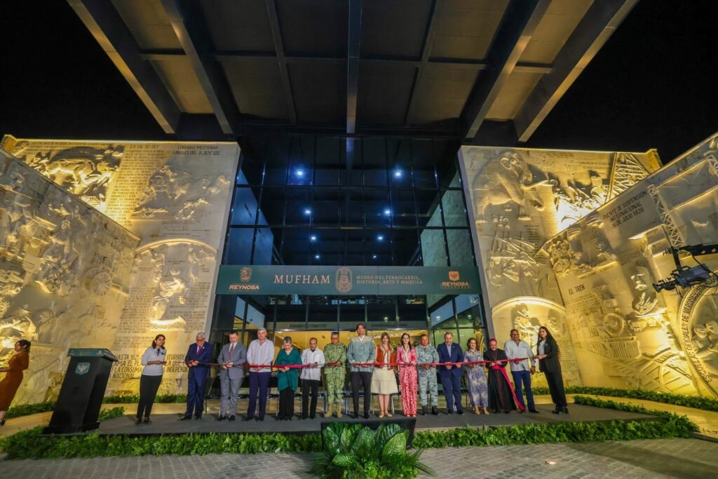 Inauguró Carlos Peña Ortiz el majestuoso Museo del Ferrocaril, Historia, Arte y Maquila