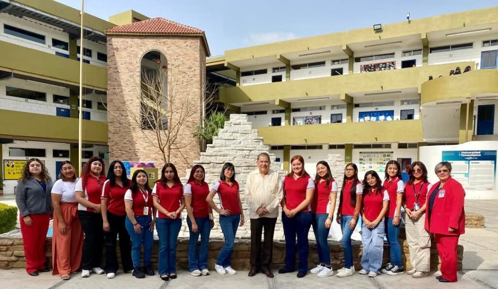 Alumnos de Administración de Empresas Turísticas se preparan para el Congreso Cultural en México