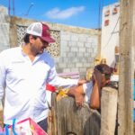 Apoya Carlos Peña Ortiz a familias de Las Palmas en situación de necesidad
