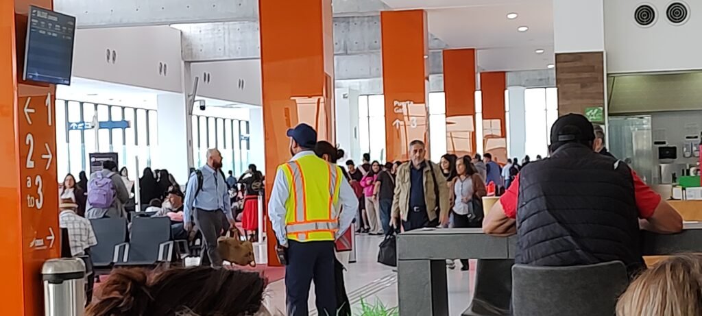 Neblina retrasa vuelos