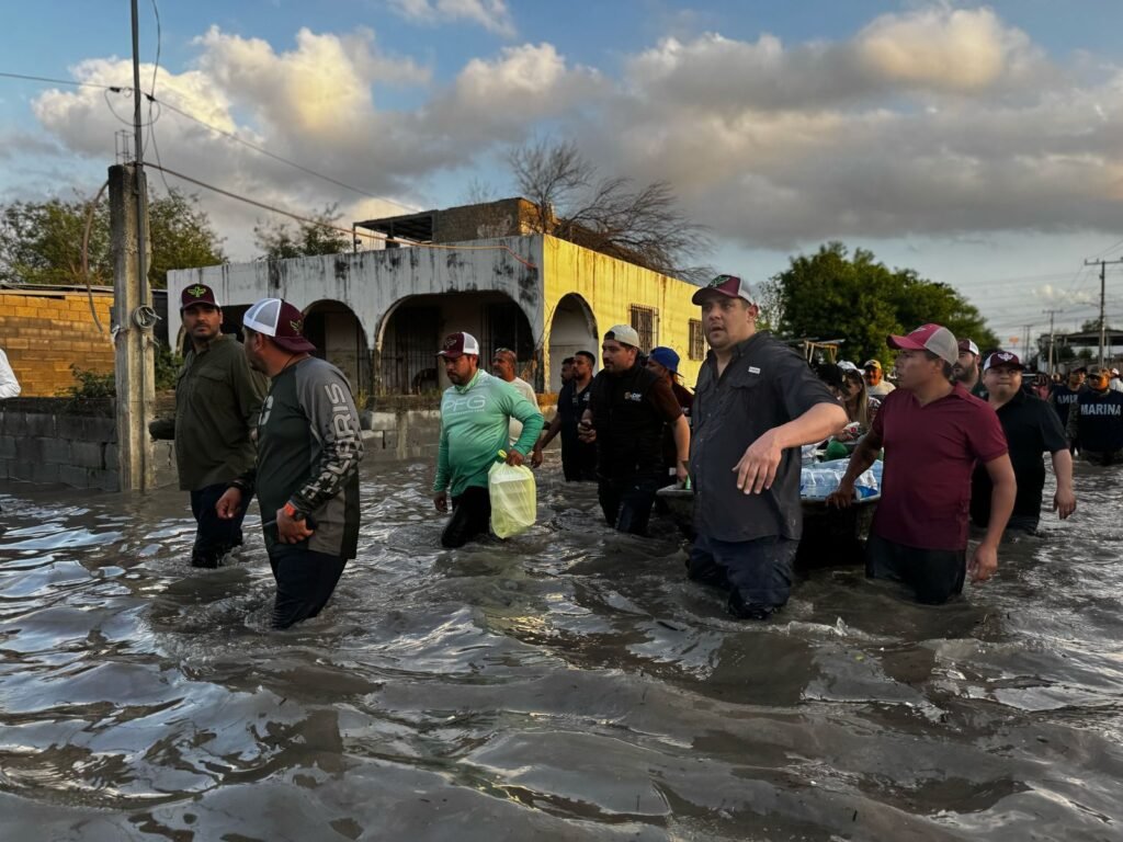 Alcalde llevó ayuda a la colonia Burocrática