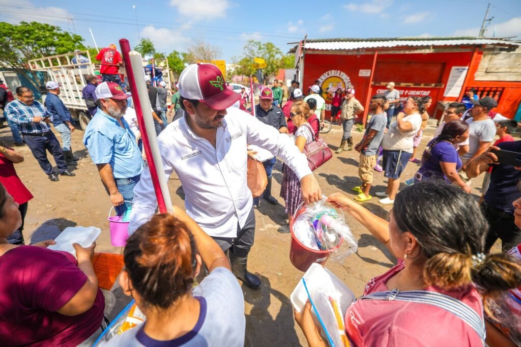 Unidos en la adversidad, Carlos Peña Ortiz dirige apoyos a familias vulnerables