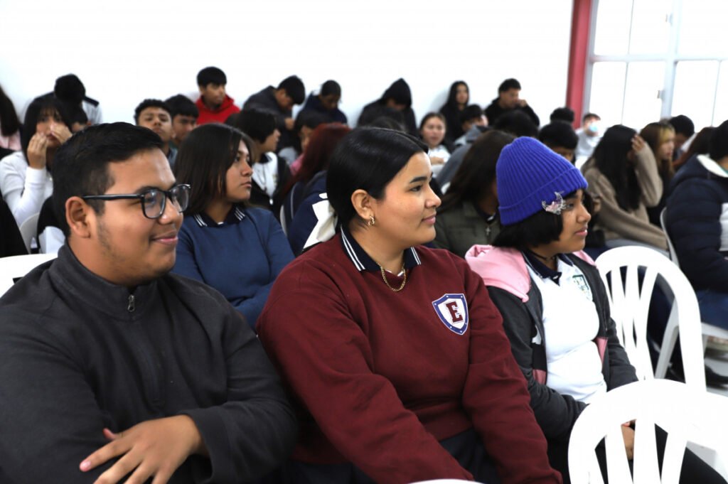 Impulsa UTTN interés por agrobiotecnología y la investigación entre estudiantes de educación media superior