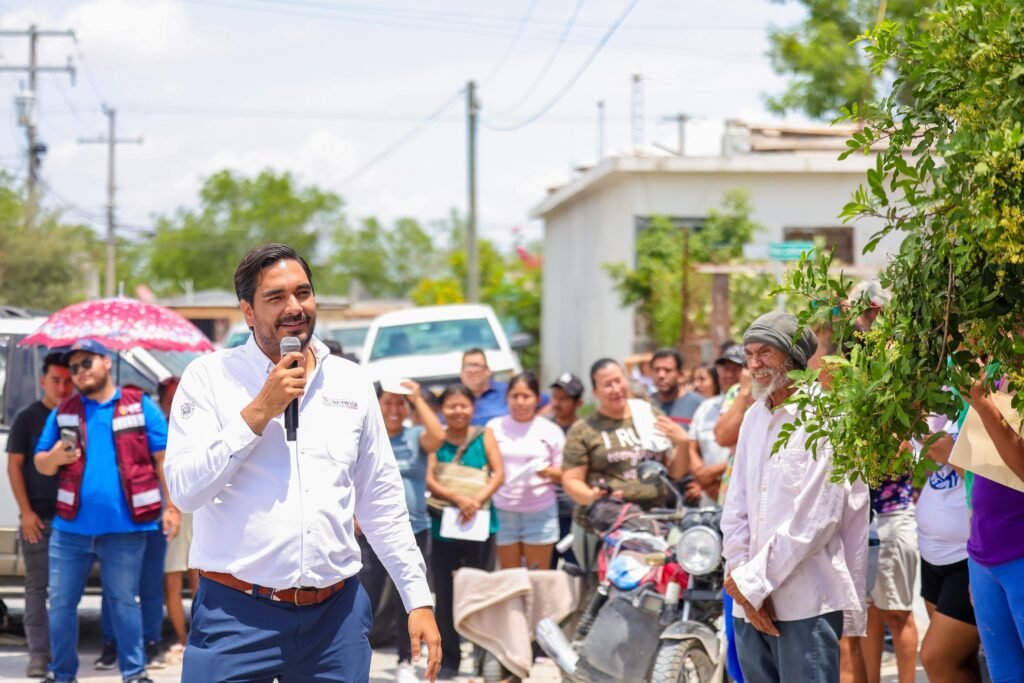 Encabezó Carlos Peña Ortiz entrega de enseres para familias damnificadas