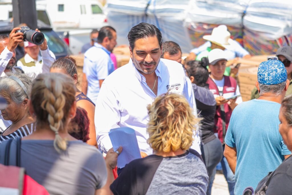 Un abrazo de esperanza del Presidente Carlos Peña Ortiz a familias de colonia La Presa