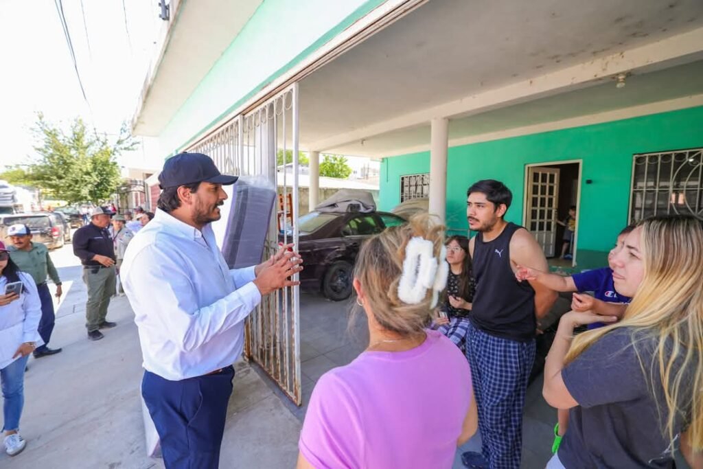 Extendió Carlos Peña Ortiz ayuda a colonia La Amistad