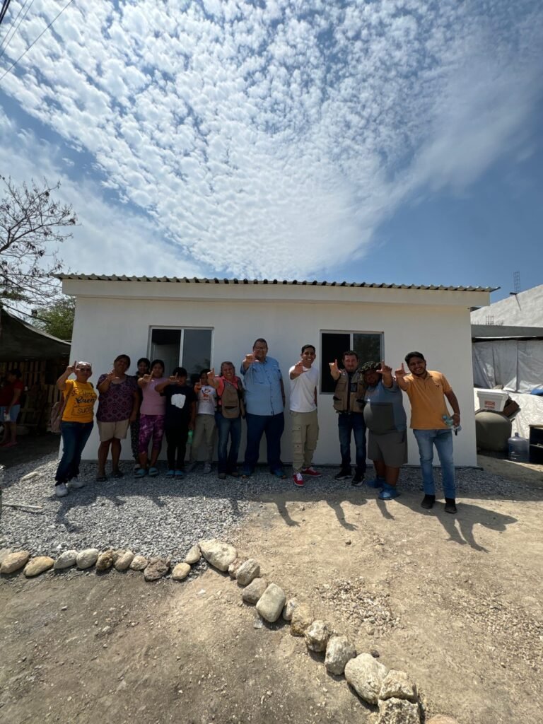 Solidaridad ciudadana y SIAMARM reconstruyeron hogar de familia tras incendio