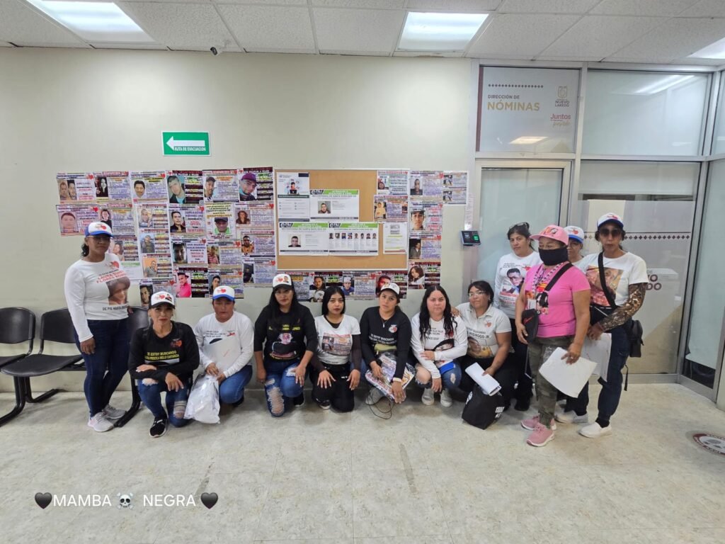 Colectivos difunden fotos y datos de desaparecidos