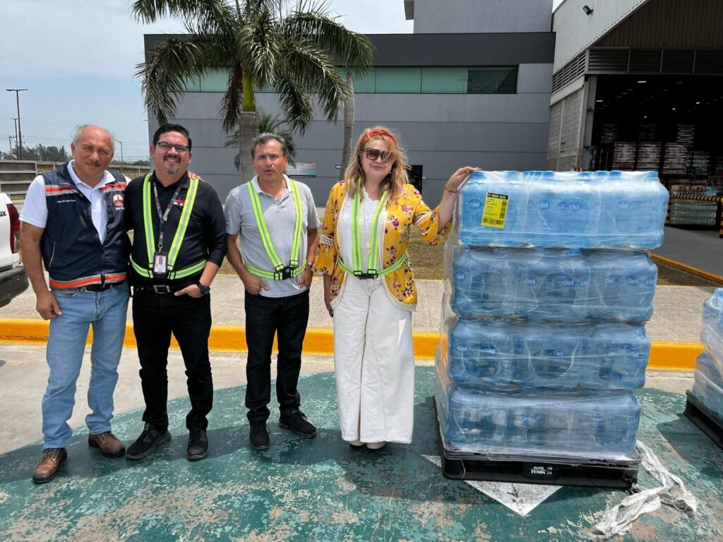 Municipio, DIF Reynosa y FEMSA apoyan a familias afectadas por lluvias