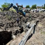 Refuerza COMAPA suministro de agua potable en zona norponiente con nueva conexión de tubería PEAD