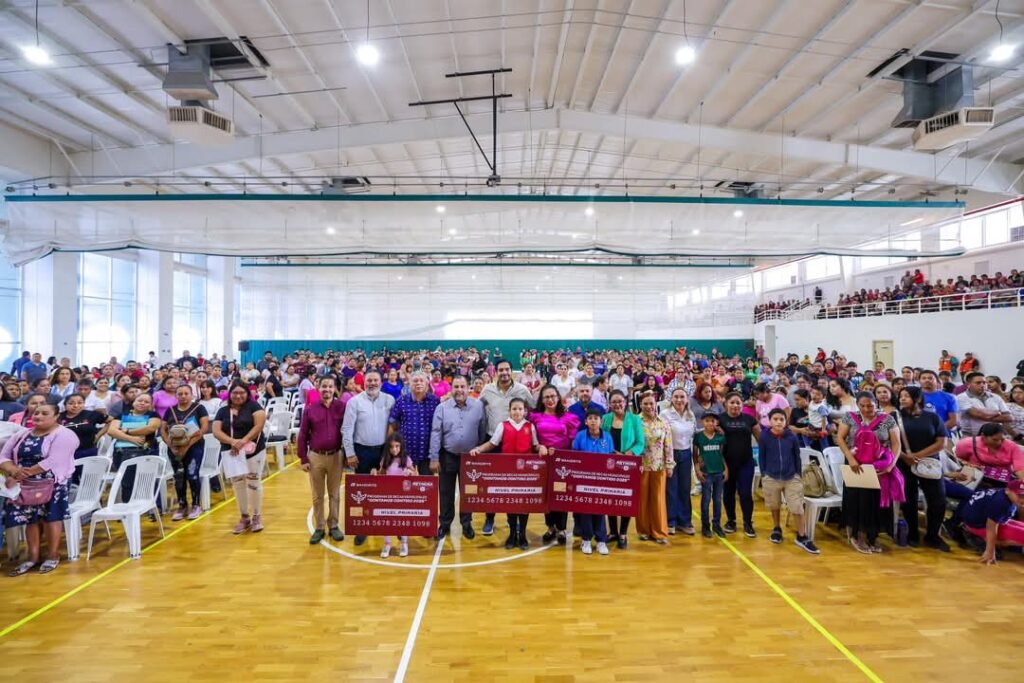 Benefician Becas Municipales a estudiantes de Primaria en Reynosa