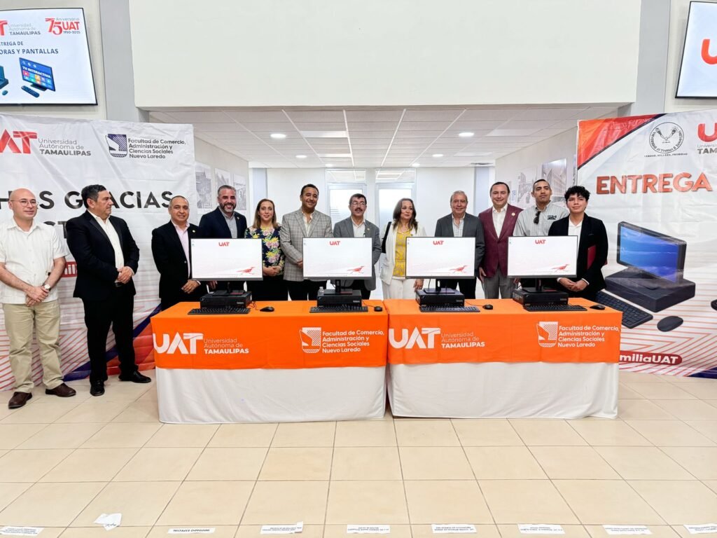 Entregó rector de la UAT equipamiento a universitarios de Nuevo Laredo
