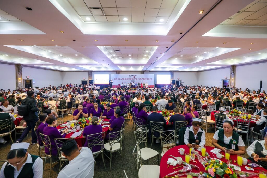 Festejó Carlos Peña Ortiz el “Día de las Enfermeras y los Enfermeros 2025” en Reynosa