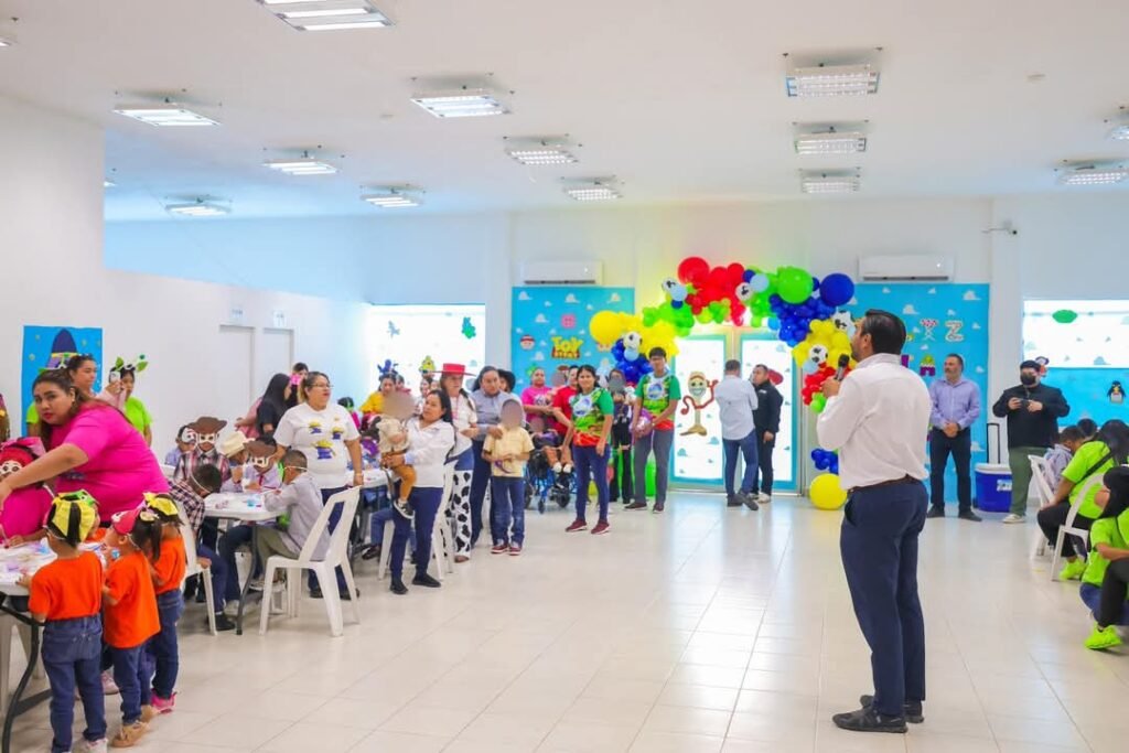 Vivieron menores de Casa Hogar un Feliz Día del Niño con Carlos Peña Ortiz