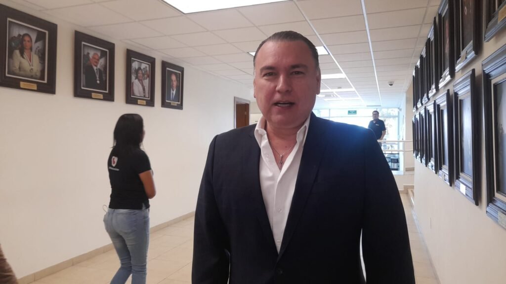 Diputado exige aclarar el supuesto retiro de visas a funcionarios morenistas