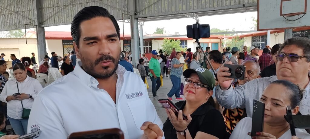Aplaza Alcalde a diputados para dialogar