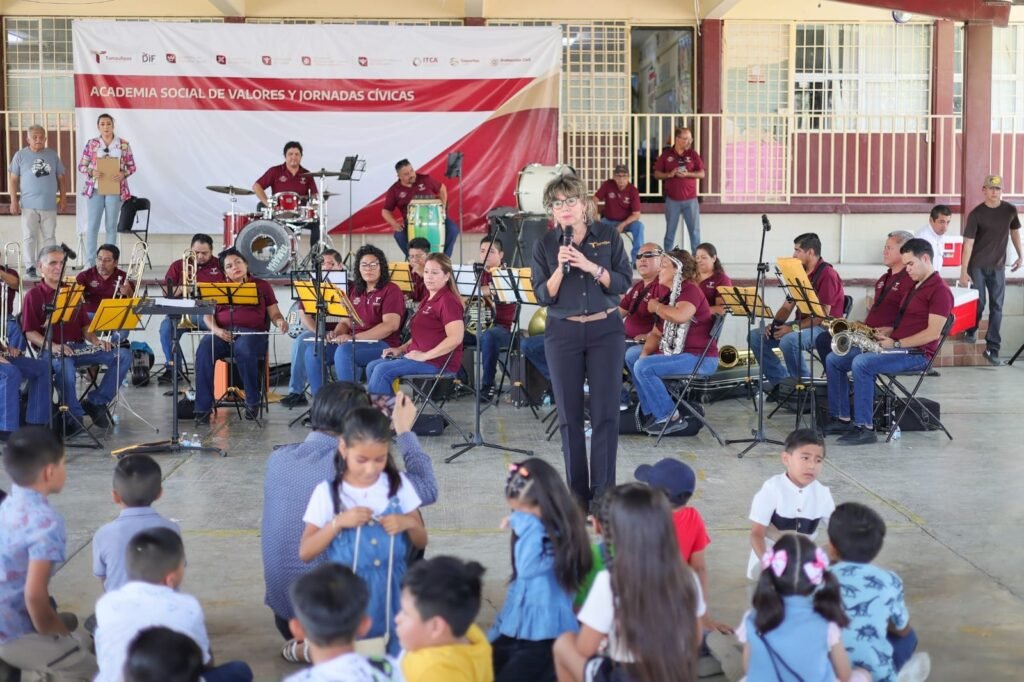 Celebra SEBIEN a niñas y niños con música, juegos y conación de libros