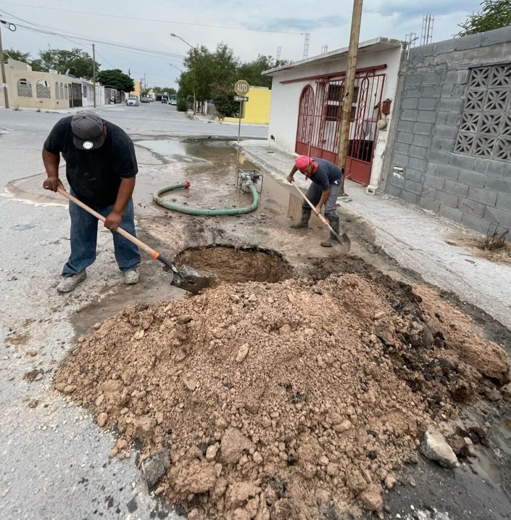 Reparó COMAPA fugas de agua potable en diferentes sectores