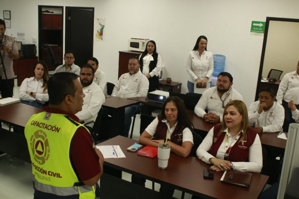 Capacitan a personal de la STPS para prevención y protección contra incendios y primeros auxilios en los centros de trabajo