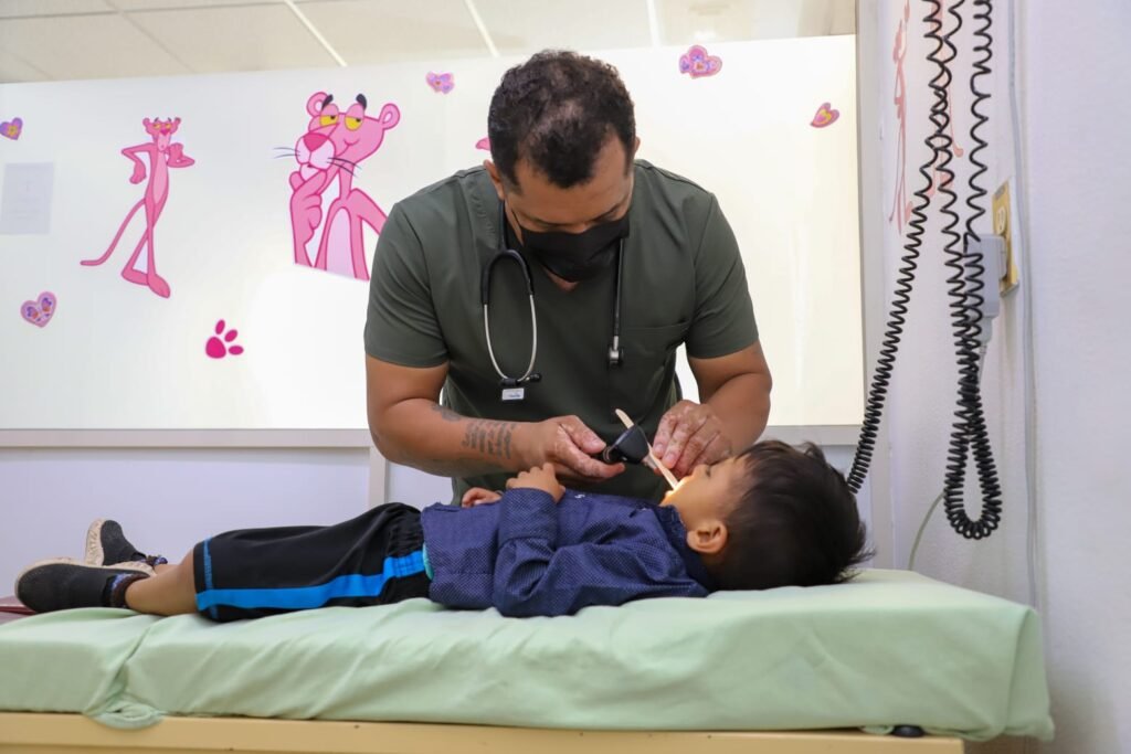 Atenta Secretaría de Salud por enfermedad de manos, pies y boca en población infantil