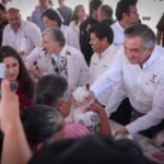 Cumplen Américo y María de Villarreal a las familias de Jaumave
