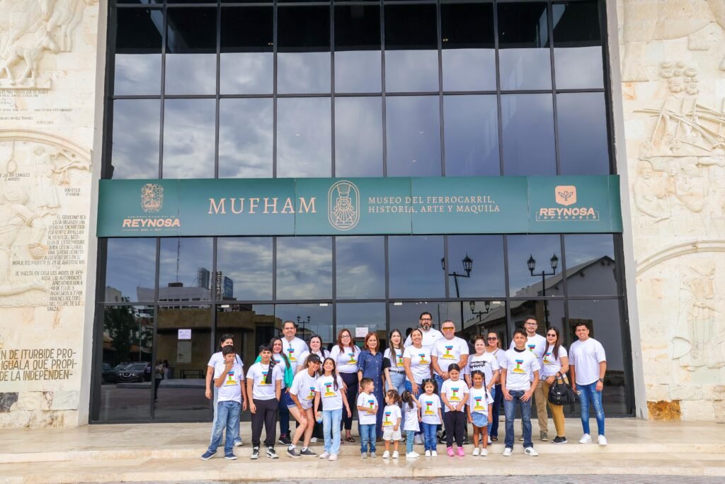 Visitaron integrantes del Colegio de Arquitectos, en familia, el Museo del Ferrocarril, MUFHAM, de Reynosa