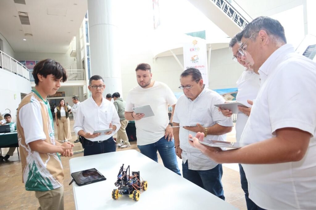Impulsa CONALEP a estudiantes en las ciencias con Expo Emprendedores y Concurso de Robótica 2025