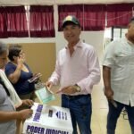 EJERCIÓ FRANCISCO CHAVIRA SU DERECHO AL VOTO: FELICITÓ A LOS PARTICIPANTES