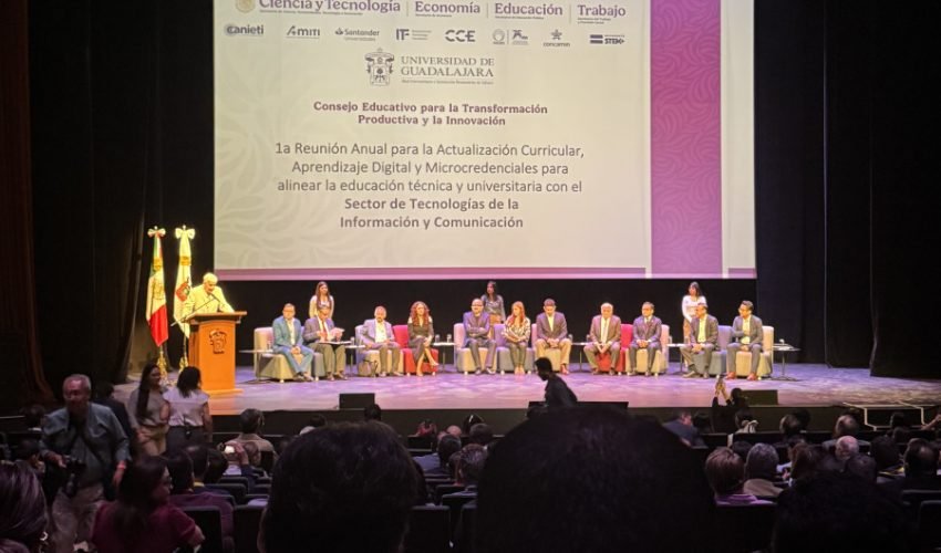 Participó UTTN en reunión nacional de Tecnologías de la Información y Comunicación