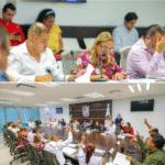 Oficial Lenguaje de Señas Mexicano en transmisión de sesiones del Cabildo de REYNOSA FOTOS HERMOSAS