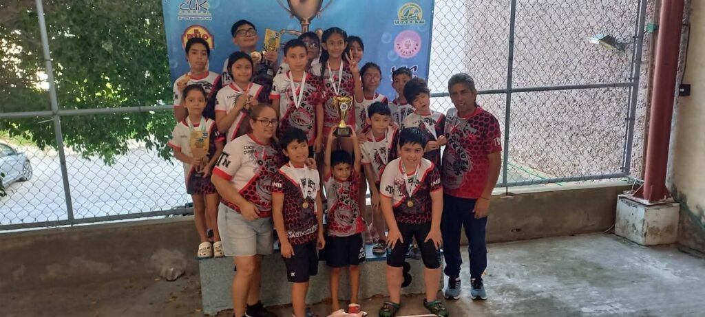 Logra equipo de Natación del IMD destacada participación Estatal