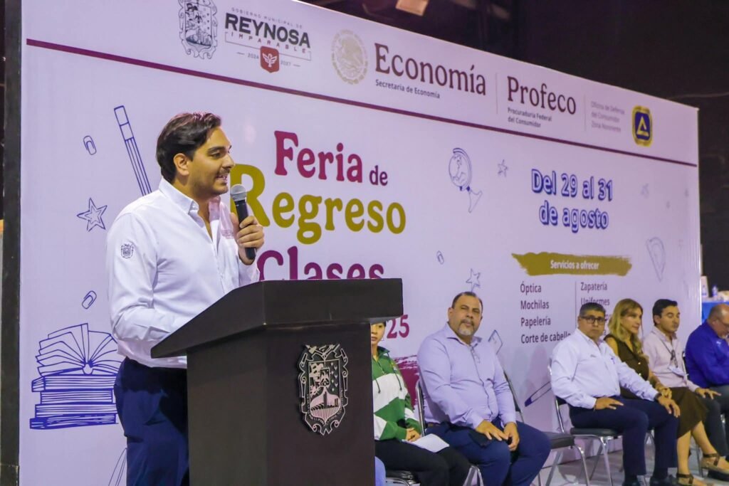 Inauguró Alcalde Carlos Peña Ortiz Feria de Regreso a Clases con la Senadora Maki Esther Ortiz Domínguez, y José Luis Márquez Sanchez, de la PROFECO