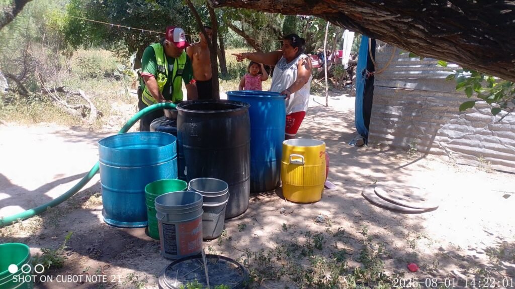 Distribución de agua potable beneficia a pobladores de Reynosa Díaz