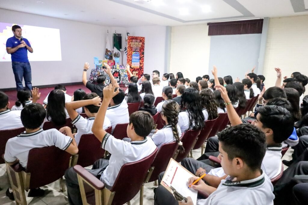 Con ciclo de conferencias “Inlove: Más amor, menos riesgos”, INJUVE Tamaulipas beneficia a mil 400 jóvenes