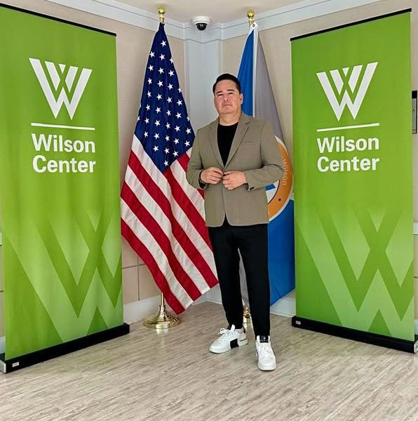 Participa Alberto Lara en pláticas en la ciudad de Washington, D.C.
