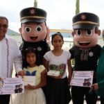 Entrega Guardia Estatal de Género reconocimiento a niñas ganadoras del concurso para nombrar a botargas oficiales de la SSPT