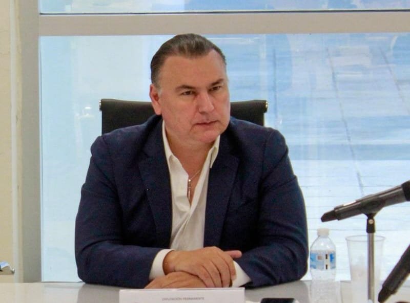 Diputado pide transparencia en caso de “La Borrega” retenido casi 14 horas por la ICE