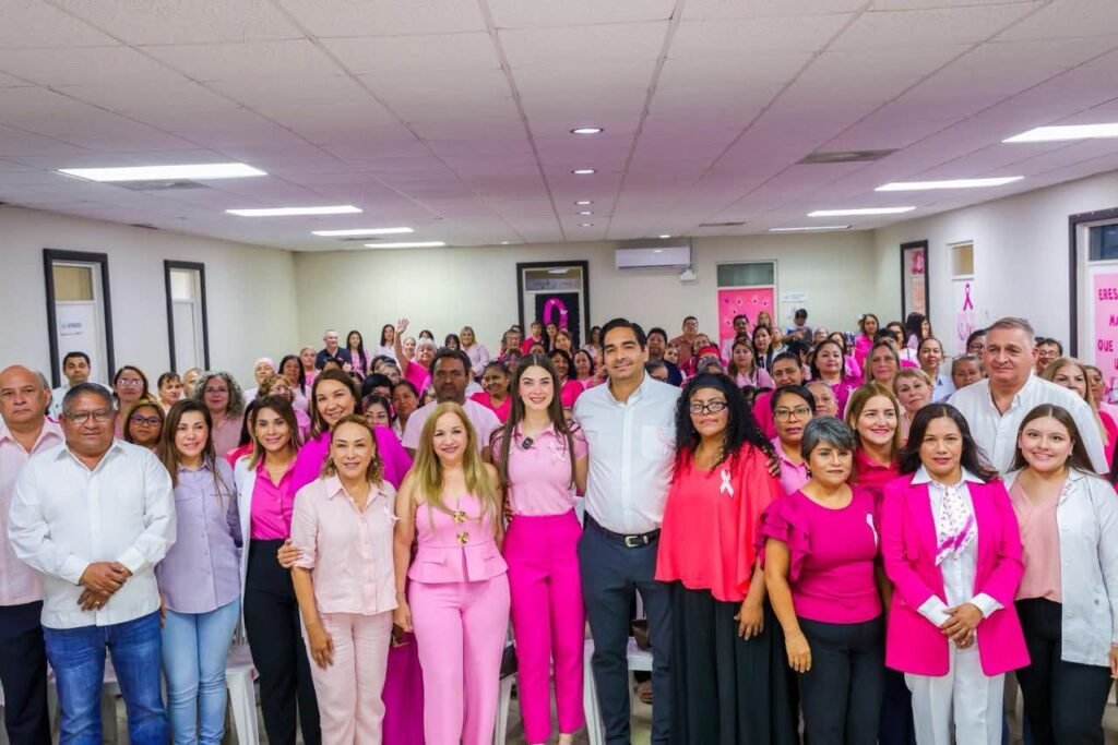 Por la salud de las mujeres el Alcalde Carlos Peña Ortiz pudo en marcha el Mes Rosa