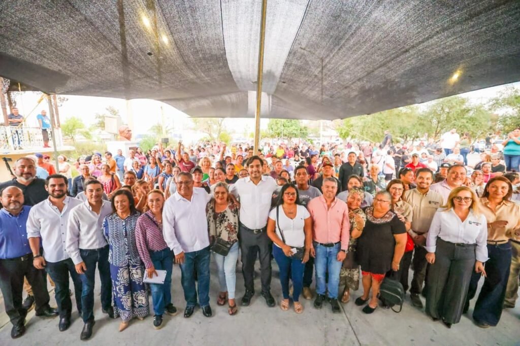 Dio Carlos Peña Ortiz banderazo a rehabilitación de la plaza en la Benito Juárez