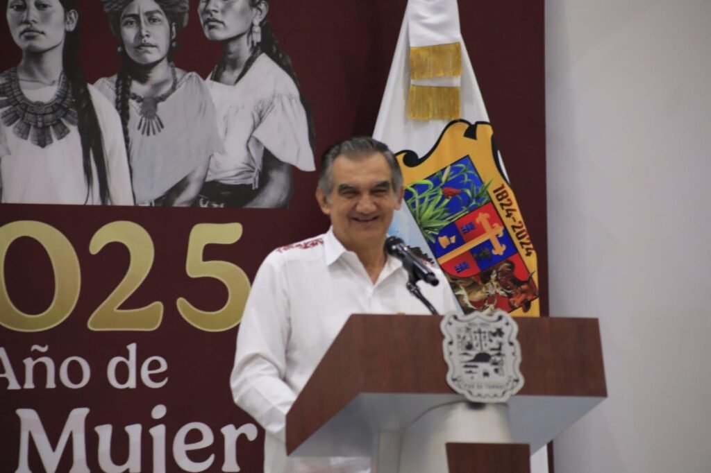 Entregó Américo tarjetas de Pensión Mujeres Bienestar; llegará a 93 mil tamaulipecas