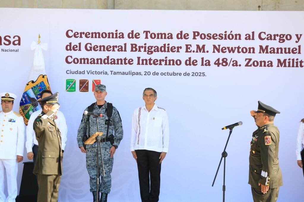 Asistió gobernador Américo Villarreal a toma de protesta del comandante interino de la 48 Zona Militar
