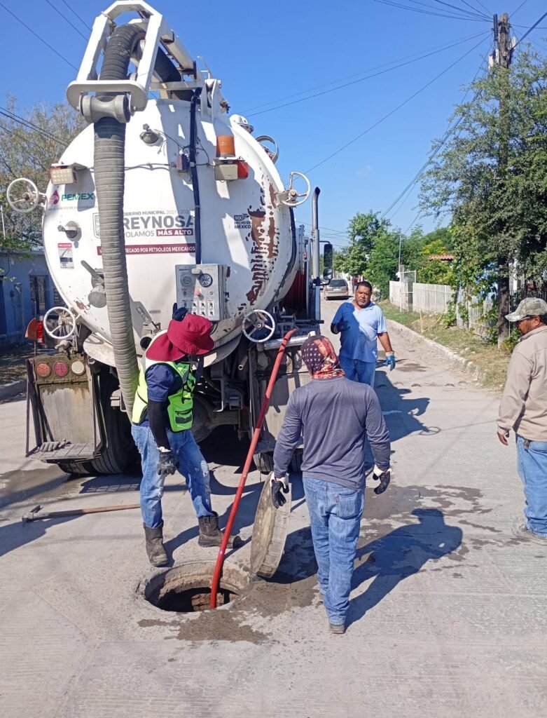 Mejora COMAPA con sondeo y conexión, drenaje sanitario en Unidad Satélite