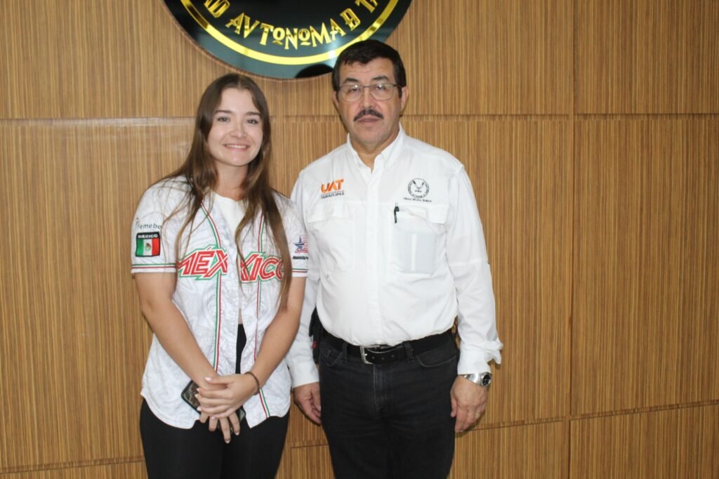Felicitó Rector a Edith de Leija por sus éxitos en el béisbol internacional