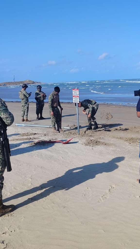 Retiraron letrero puesto por gringos en territorio mexicano