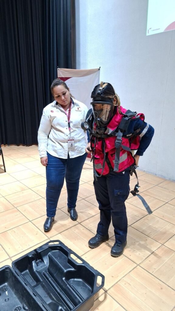 Capacita STPS a mujeres en Supervisión de Seguridad Industrial en Alturas y Espacios Confinados