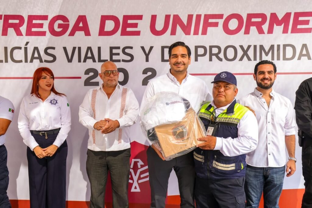 Entregó Carlos Peña Ortiz nuevos uniformes a Policía Vial y Guardia Estatal de Proximidad en Reynosa