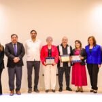 Entregó Carlos Peña Ortiz la Medalla “Dr. Jorge Brenes Araya” con el Secretario de Educación Miguel Valdez García y la Dra. Edith Cantú de Morett