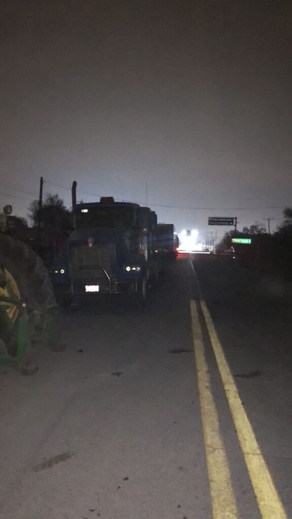 Seguirán plantones y bloqueos a carreteras